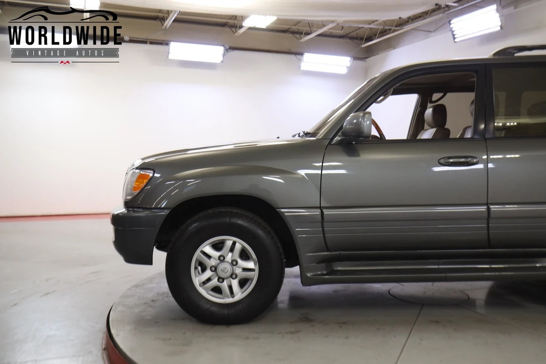 2000 Lexus LX 2nd Gen - Image 7 of 12
