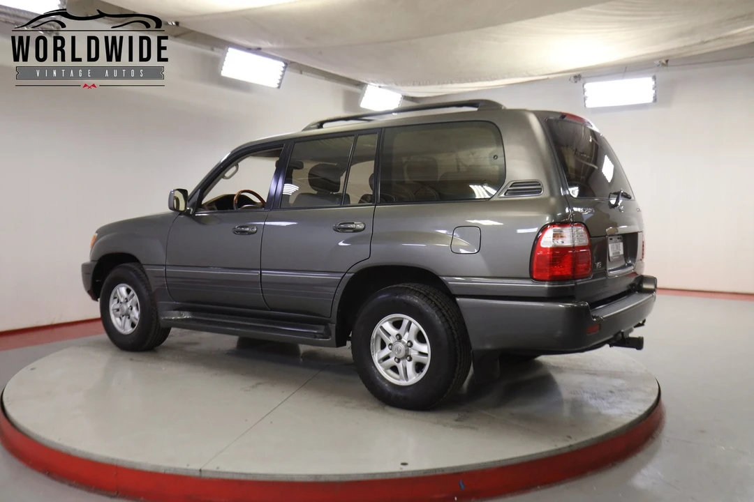 2000 Lexus LX 2nd Gen - Image 5 of 12