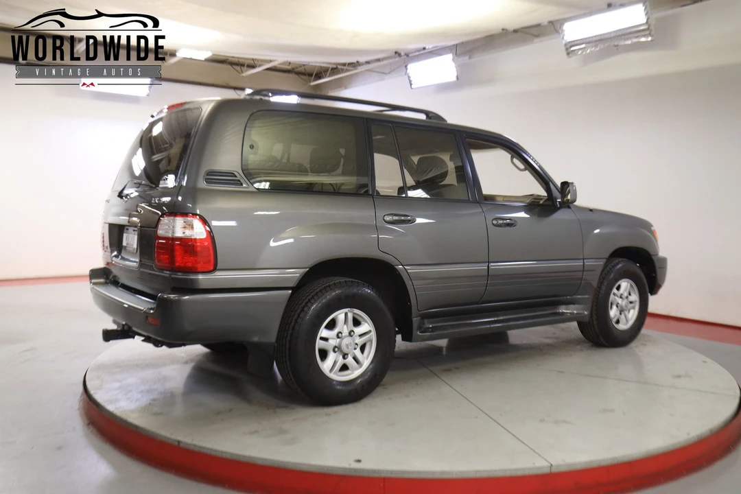 2000 Lexus LX 2nd Gen - Image 6 of 12
