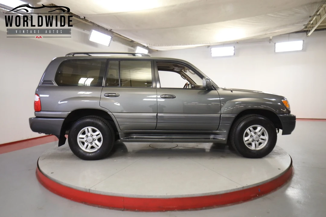2000 Lexus LX 2nd Gen - Image 4 of 12