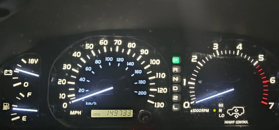 2000 Lexus LX 2nd Gen - Image 19 of 31