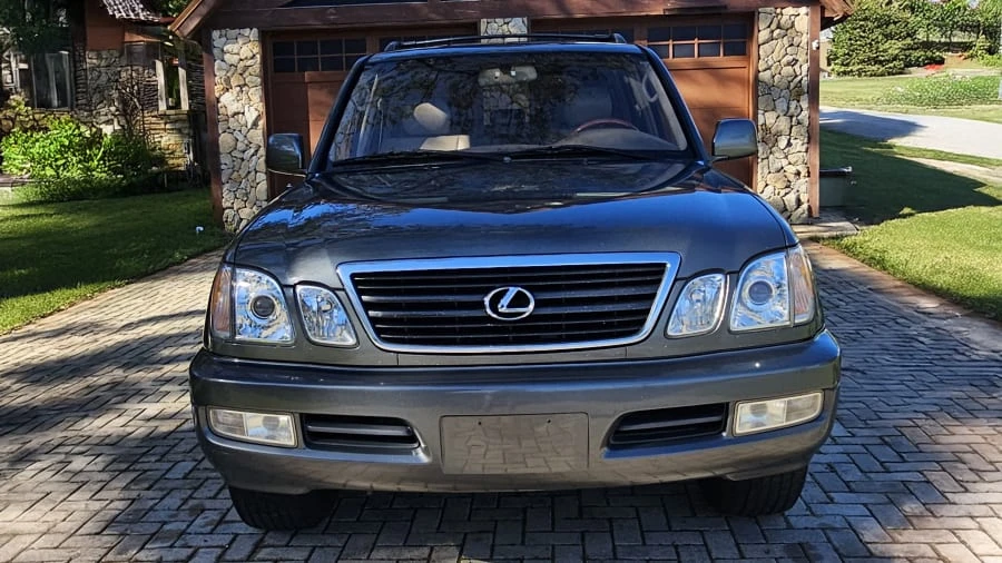 2000 Lexus LX 2nd Gen - Image 10 of 31