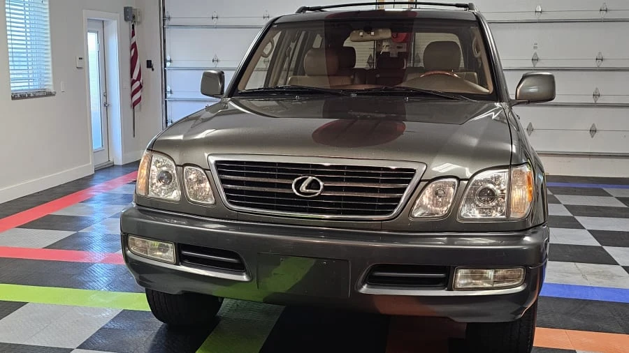 2000 Lexus LX 2nd Gen - Image 4 of 31
