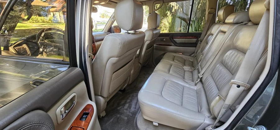 2000 Lexus LX 2nd Gen - Image 25 of 31
