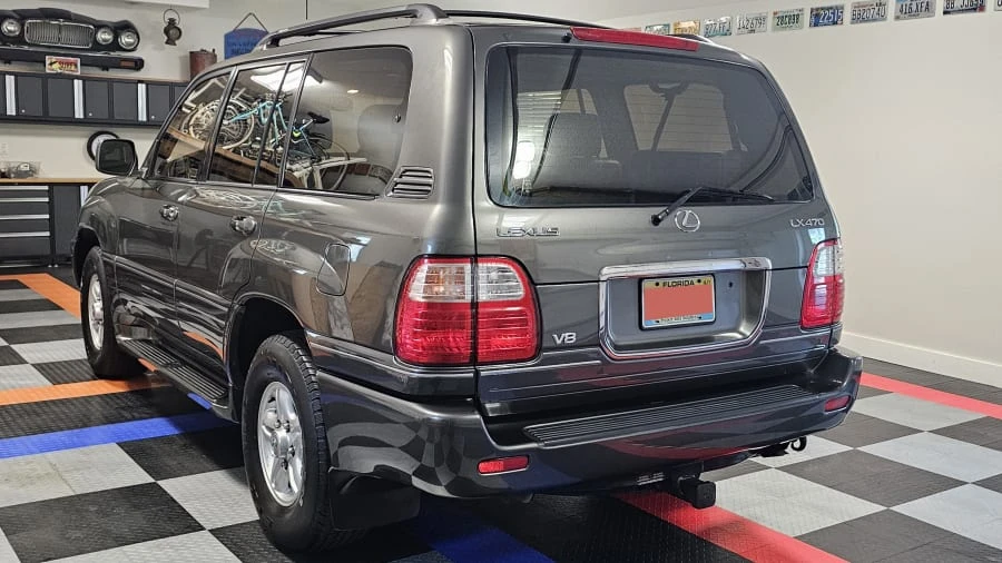 2000 Lexus LX 2nd Gen - Image 5 of 31