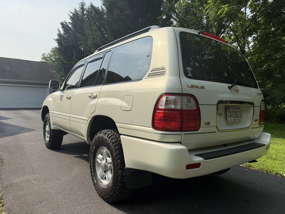 2000 Lexus LX 2nd Gen - Image 7 of 31
