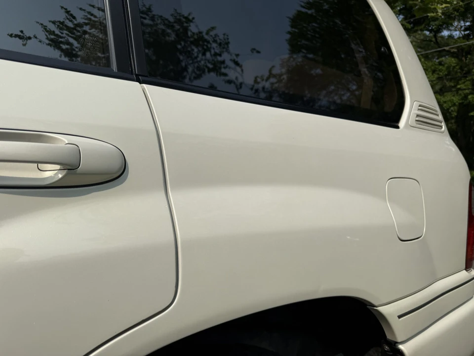 2000 Lexus LX 2nd Gen - Image 22 of 31