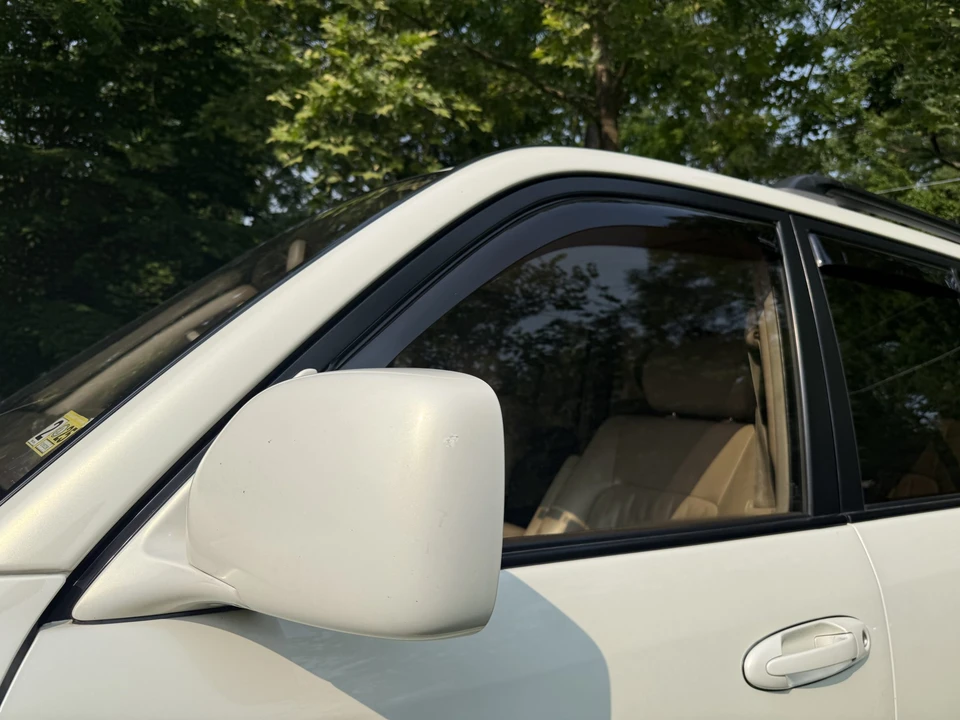 2000 Lexus LX 2nd Gen - Image 28 of 31