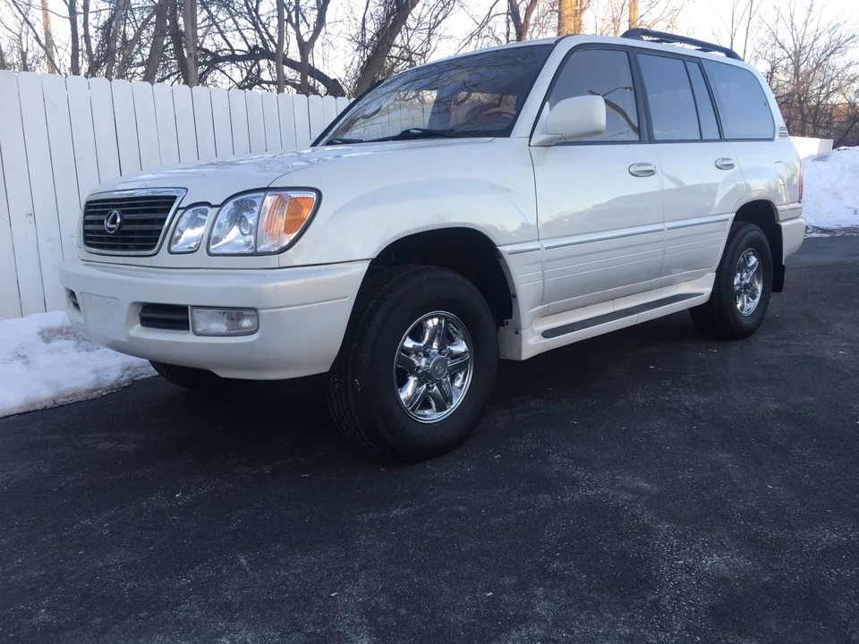 2000 Lexus LX 2nd Gen - Image 4 of 31