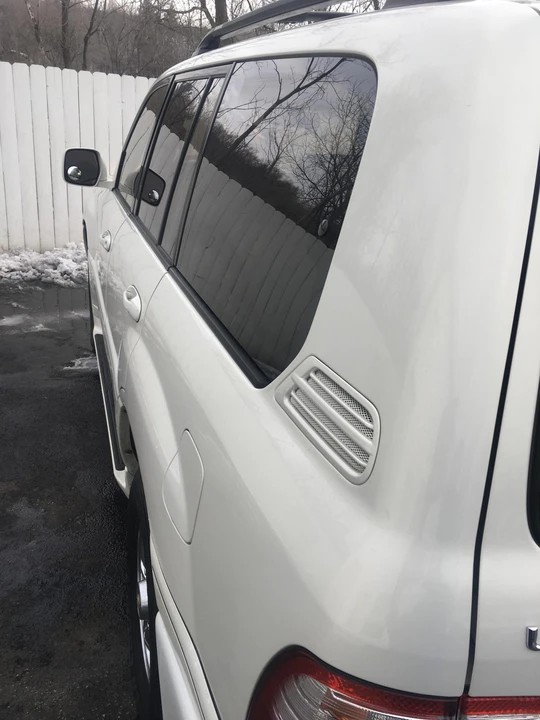 2000 Lexus LX 2nd Gen - Image 18 of 31