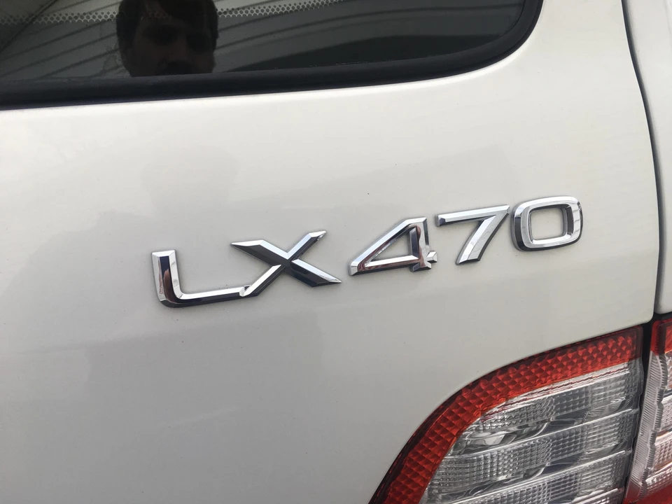 2000 Lexus LX 2nd Gen - Image 26 of 31