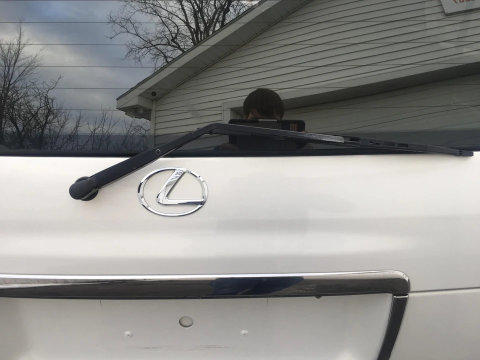 2000 Lexus LX 2nd Gen - Image 25 of 31