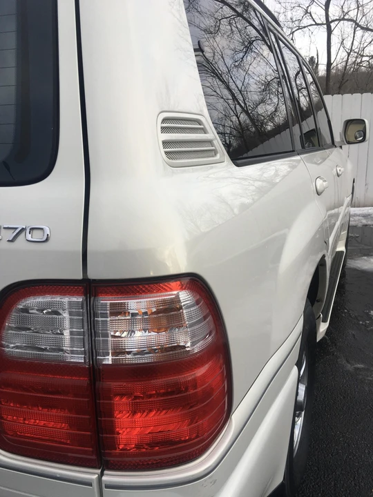 2000 Lexus LX 2nd Gen - Image 27 of 31
