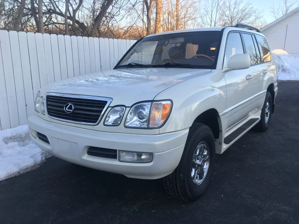 2000 Lexus LX 2nd Gen - Image 5 of 31