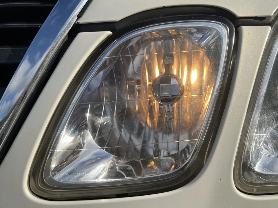 2000 Lexus LX 2nd Gen - Image 8 of 31