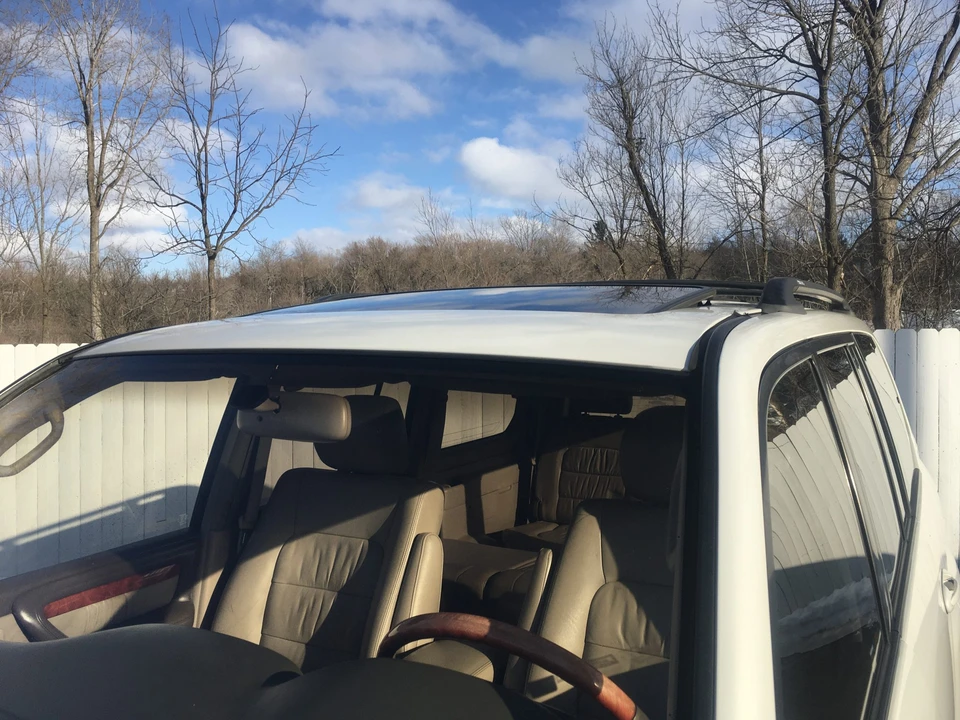 2000 Lexus LX 2nd Gen - Image 21 of 31