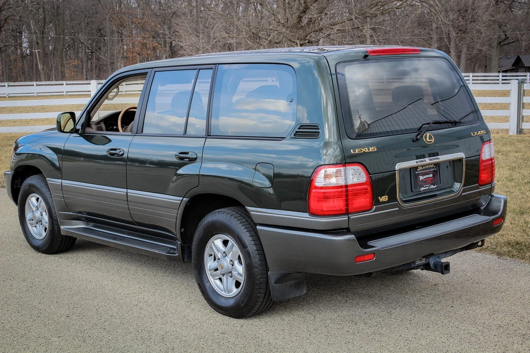 2000 Lexus LX 2nd Gen - Image 13 of 31