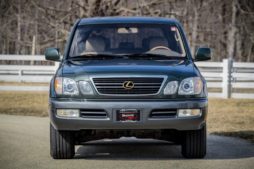 2000 Lexus LX 2nd Gen - Image 4 of 31