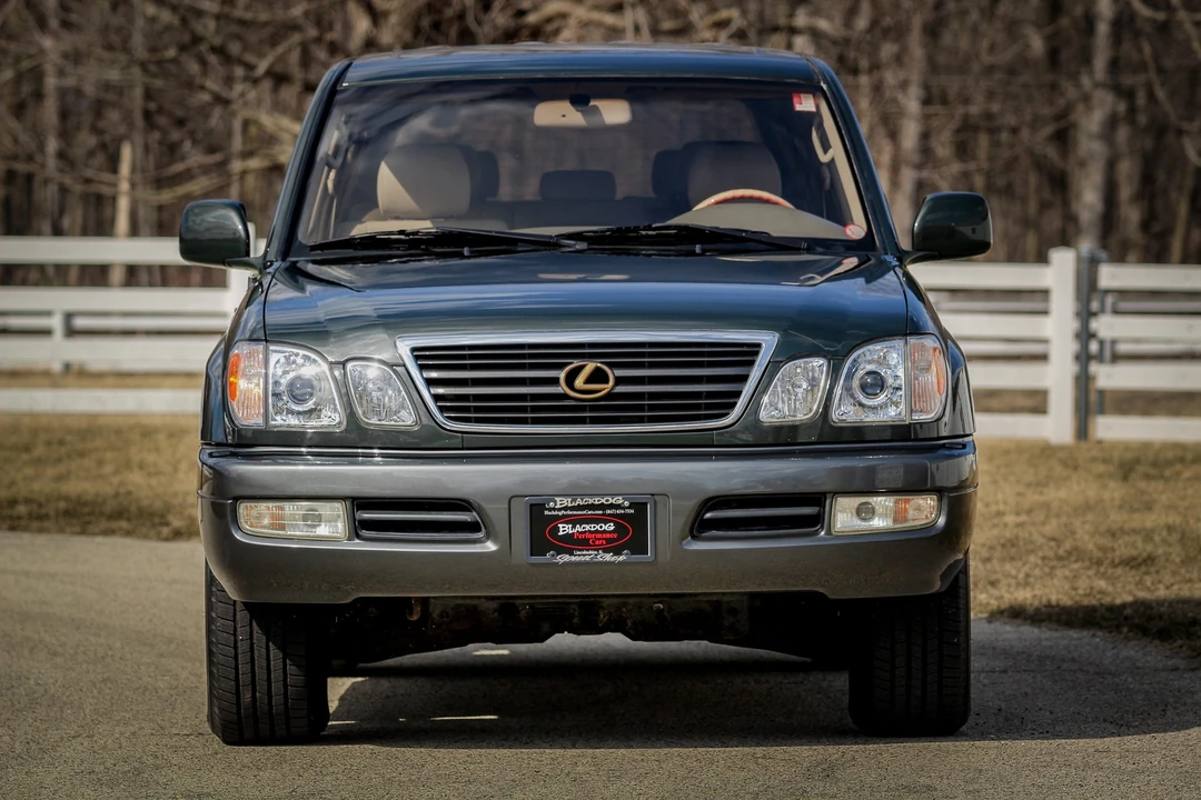 2000 Lexus LX 2nd Gen - Image 5 of 31