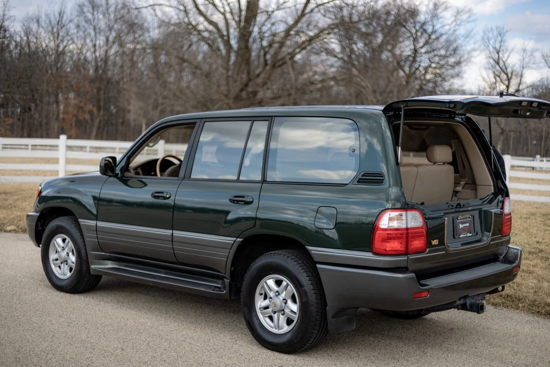2000 Lexus LX 2nd Gen - Image 12 of 31