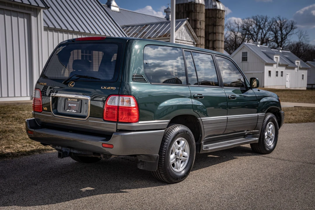 2000 Lexus LX 2nd Gen - Image 26 of 31