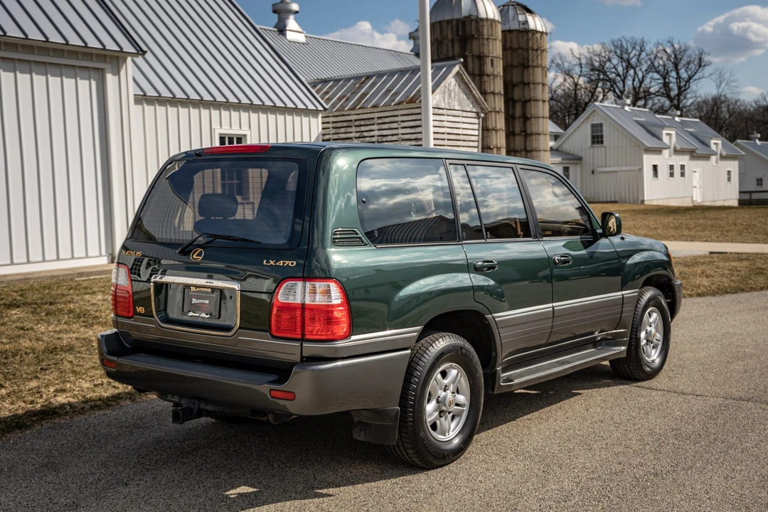 2000 Lexus LX 2nd Gen - Image 30 of 31