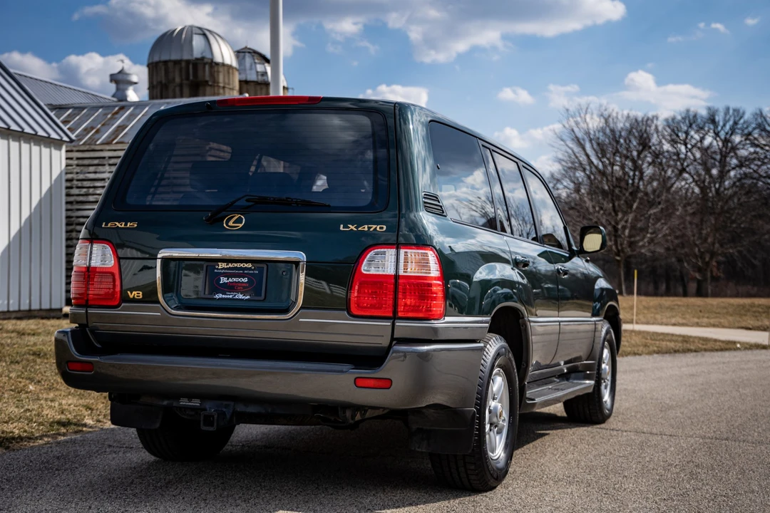 2000 Lexus LX 2nd Gen - Image 23 of 31