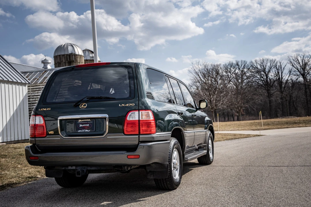 2000 Lexus LX 2nd Gen - Image 25 of 31