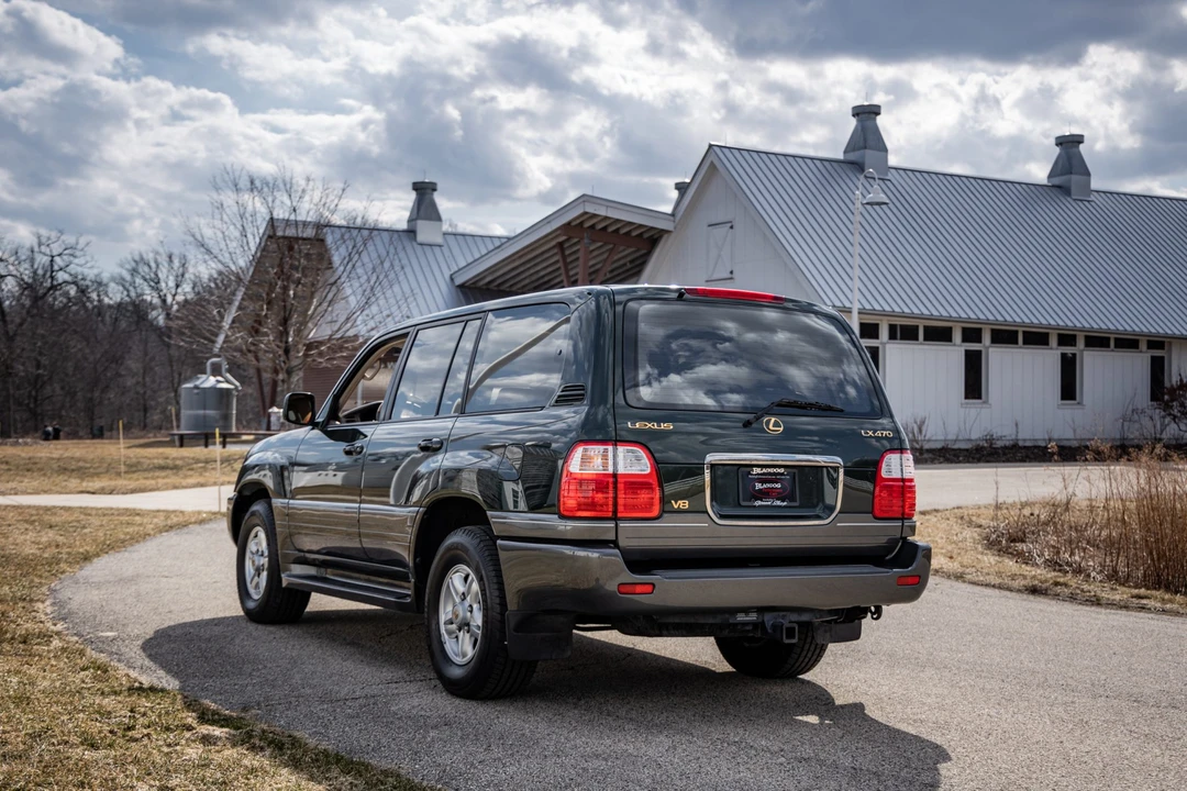 2000 Lexus LX 2nd Gen - Image 17 of 31