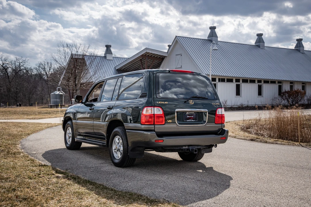 2000 Lexus LX 2nd Gen - Image 18 of 31