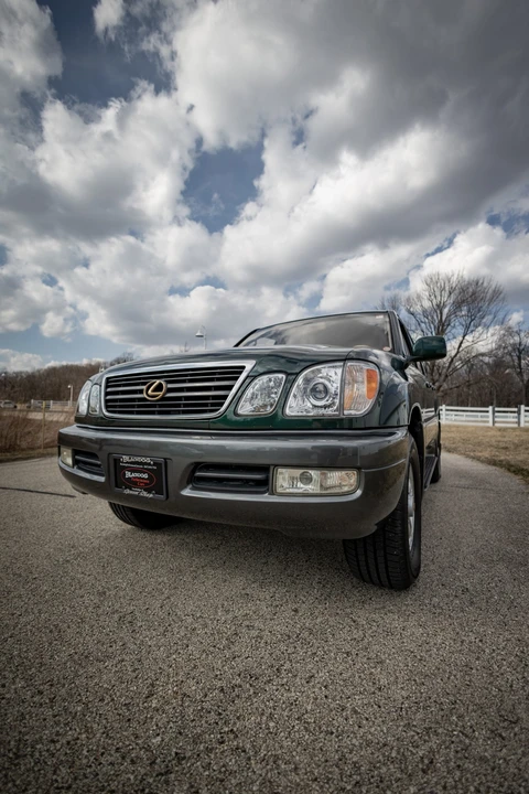 2000 Lexus LX 2nd Gen - Image 8 of 31