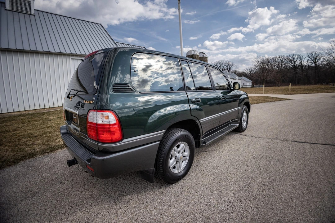 2000 Lexus LX 2nd Gen - Image 31 of 31