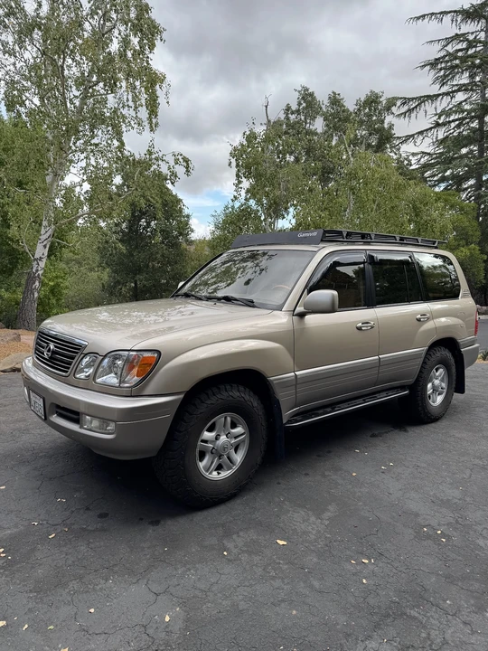 2000 Lexus LX 2nd Gen - Image 4 of 31
