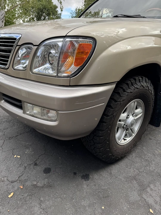 2000 Lexus LX 2nd Gen - Image 21 of 31