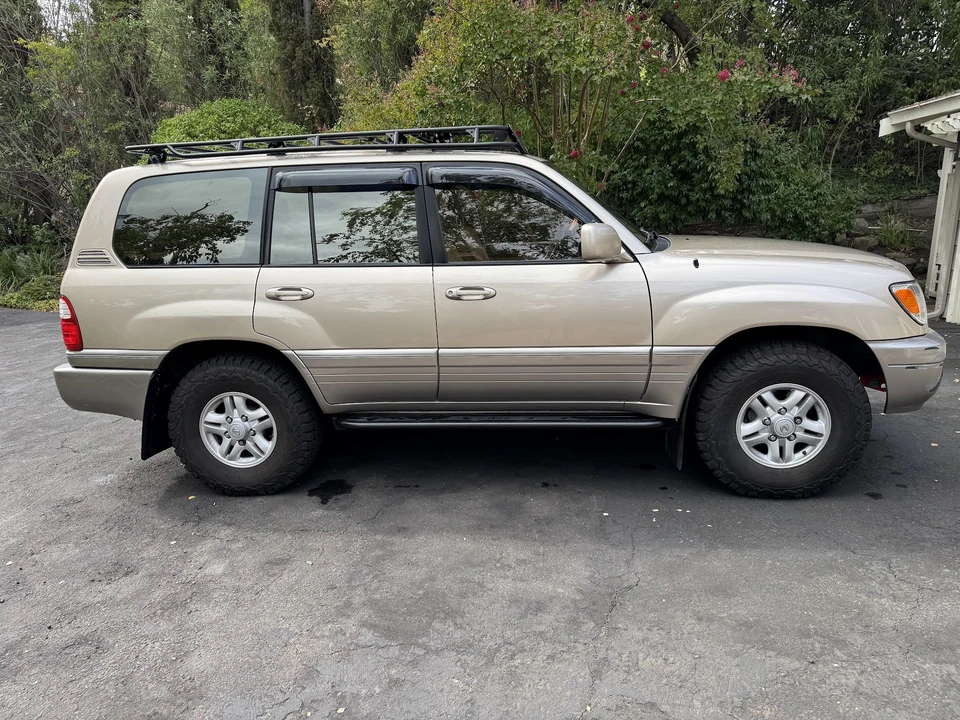 2000 Lexus LX 2nd Gen - Image 14 of 31