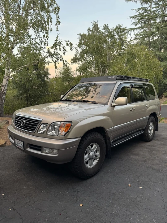 2000 Lexus LX 2nd Gen - Image 3 of 31