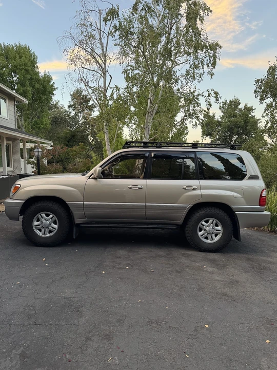 2000 Lexus LX 2nd Gen - Image 6 of 31