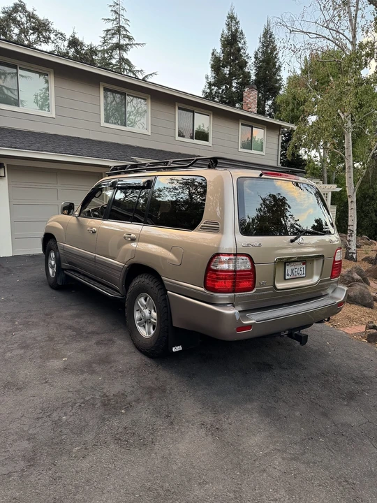 2000 Lexus LX 2nd Gen - Image 8 of 31