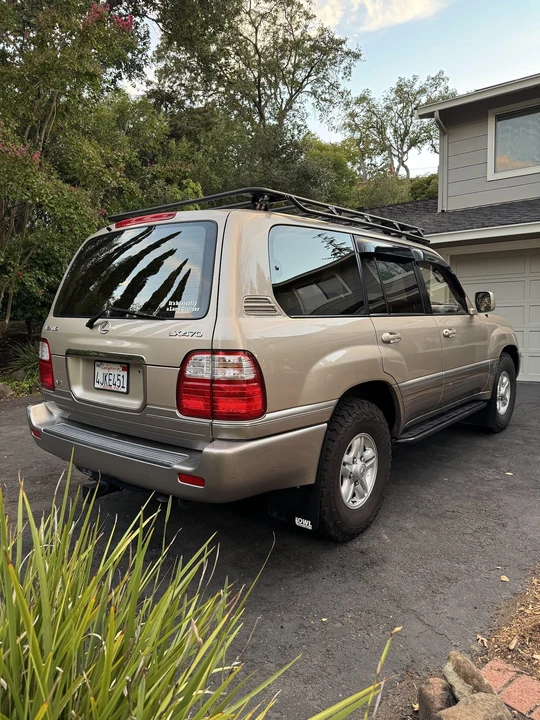 2000 Lexus LX 2nd Gen - Image 13 of 31