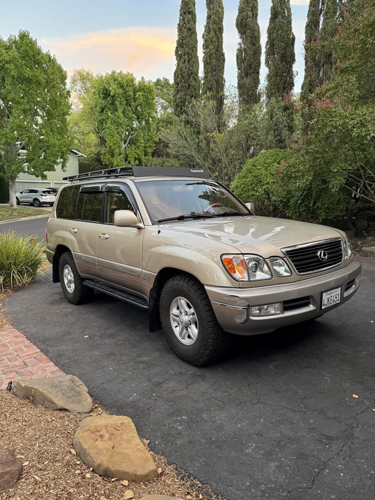 2000 Lexus LX 2nd Gen - Image 16 of 31