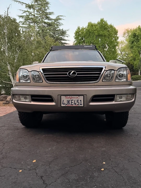 2000 Lexus LX 2nd Gen - Image 17 of 31