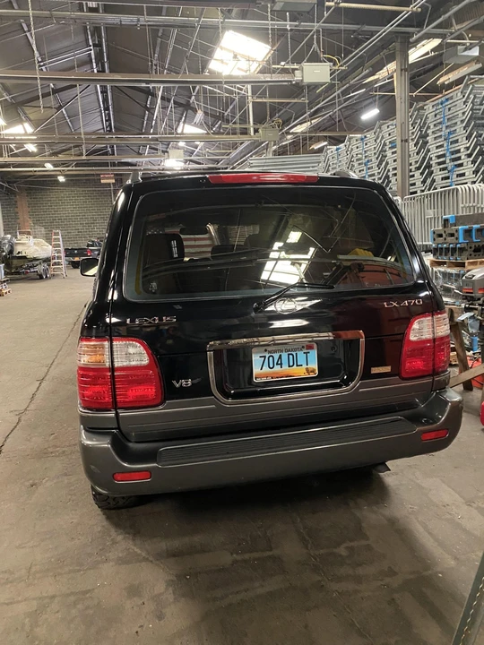 2000 Lexus LX 2nd Gen - Image 8 of 31