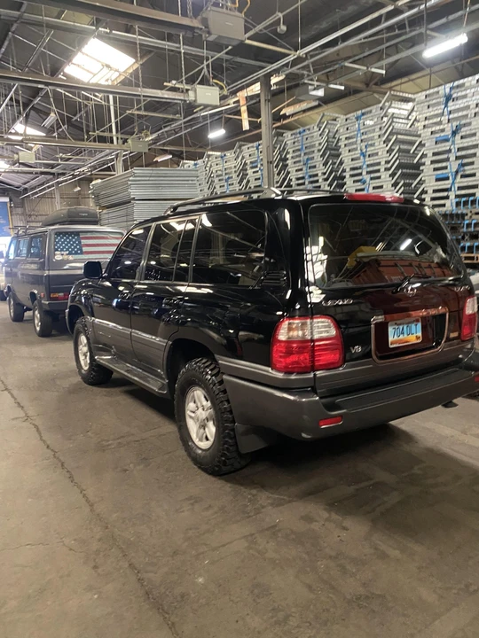 2000 Lexus LX 2nd Gen - Image 7 of 31