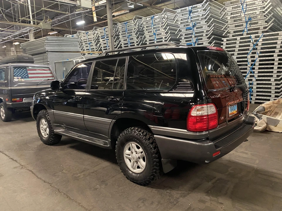 2000 Lexus LX 2nd Gen - Image 6 of 31