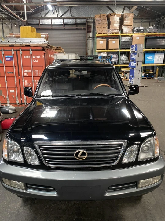 2000 Lexus LX 2nd Gen - Image 16 of 31