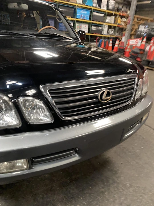 2000 Lexus LX 2nd Gen - Image 21 of 31