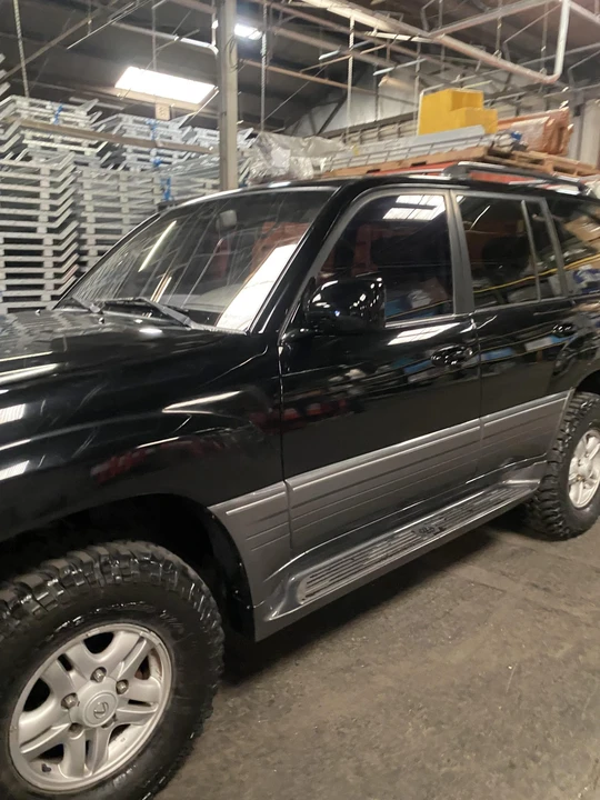2000 Lexus LX 2nd Gen - Image 26 of 31