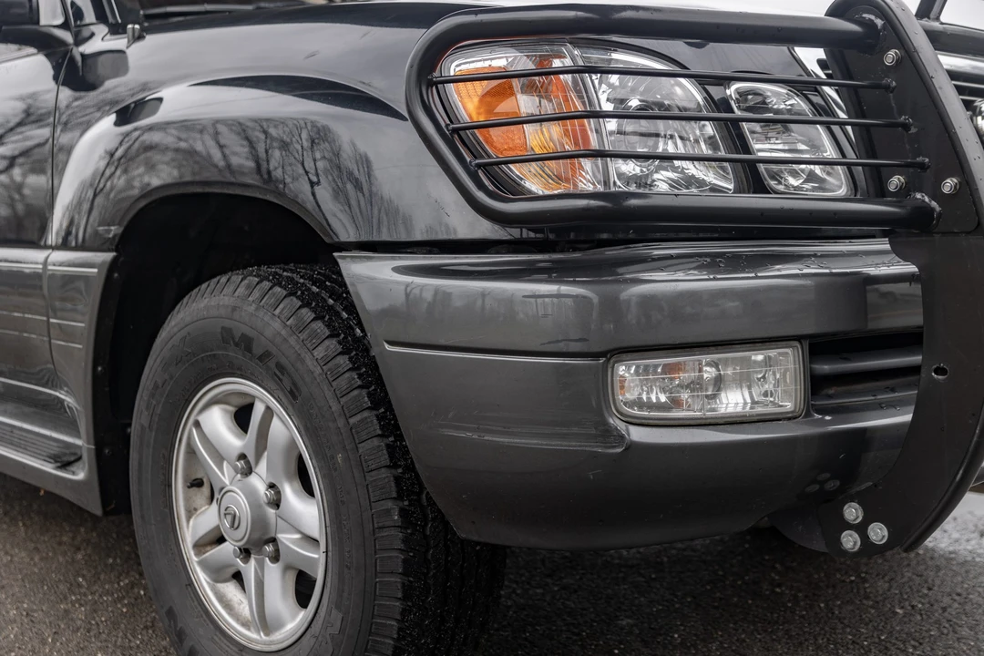 2000 Lexus LX 2nd Gen - Image 13 of 31