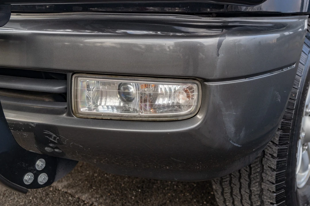 2000 Lexus LX 2nd Gen - Image 18 of 31