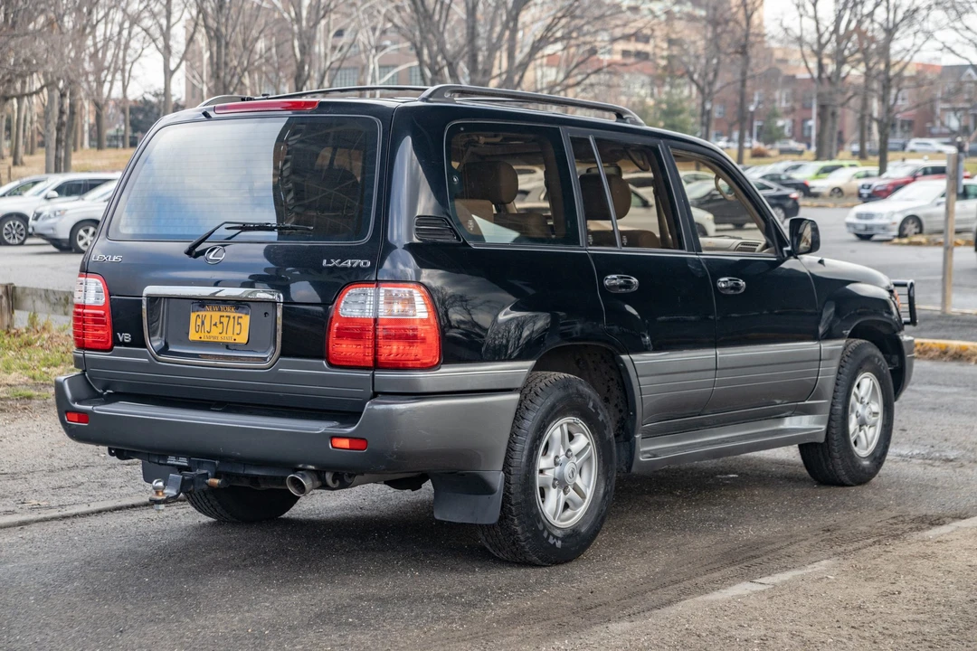 2000 Lexus LX 2nd Gen - Image 6 of 31